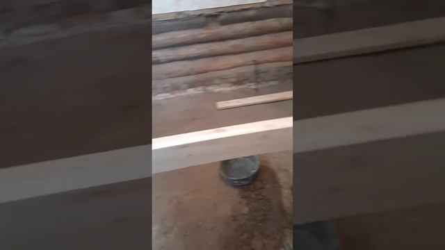 поостой способ монтажа переводов пола, лаги из доски сухой.