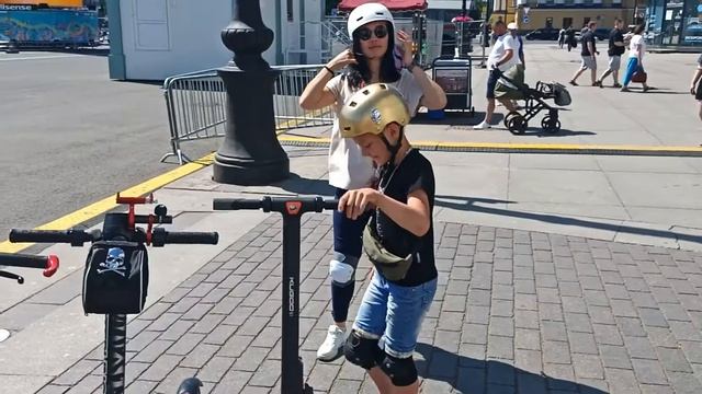 В Питер на электросамокатах. смотреть онлайн