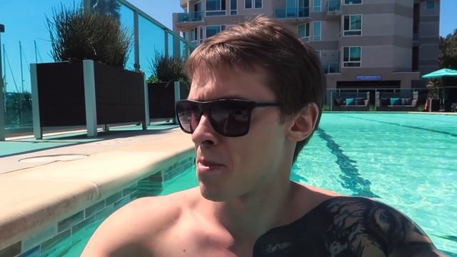 Тестостерон. 2 Girls, Glitter & Testosterone.