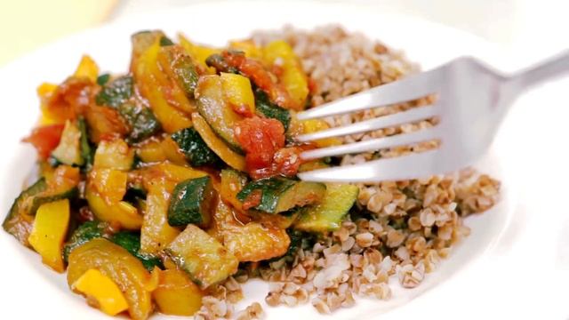 Гречку едят многие, но 95% даже не знают , что Творит Гречка с Организмом! смотреть онлайн