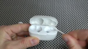 Как ПОЧИСТИТЬ любые БЕЗПРОВОДНЫЕ наушники ЗА  минуту? Как почистить КЕЙС? ВСЕ СЕКРЕТЫ!
