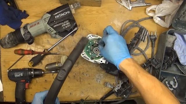 Hitachi H45ME brushless model disassemble. Look whats inside! смотреть онлайн