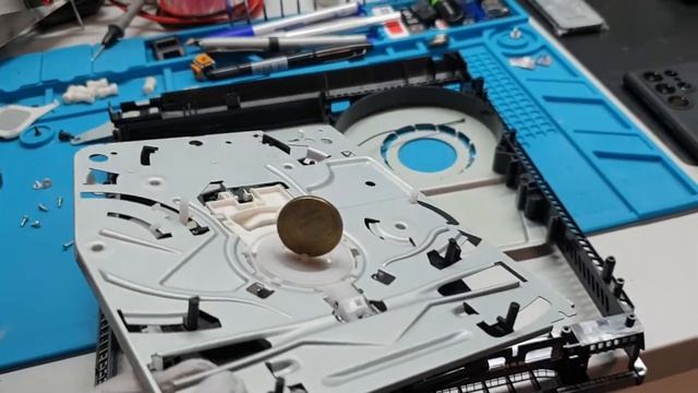 Не работает привод... ? PS4 Slim 2208B смотреть онлайн