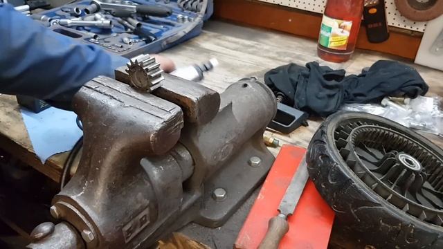 Antriebslos - wenn am Rasenmäher der Antrieb versagt | can we fix it? Rasenmäher vom Schrott... смотреть онлайн