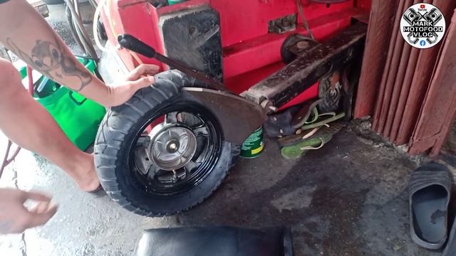 WHITE SIDE WALL 10" for SUZUKI BURGMAN STREET & HONDA DIO | Mark MotoFood Vlog смотреть онлайн