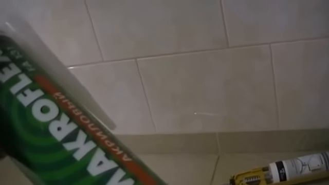 Клеем плитку на силиконовый герметик смотреть онлайн