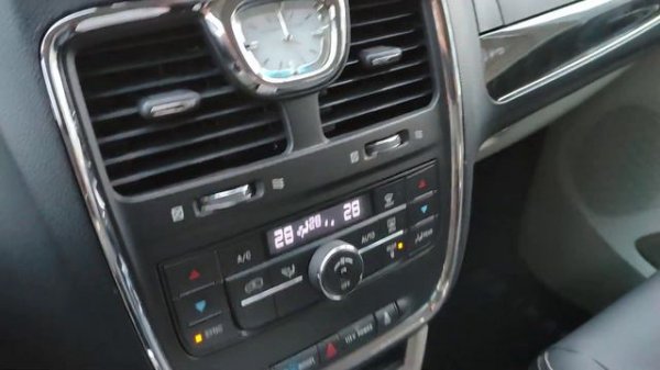 Chrysler - 2012 - Town@Country - 3.6