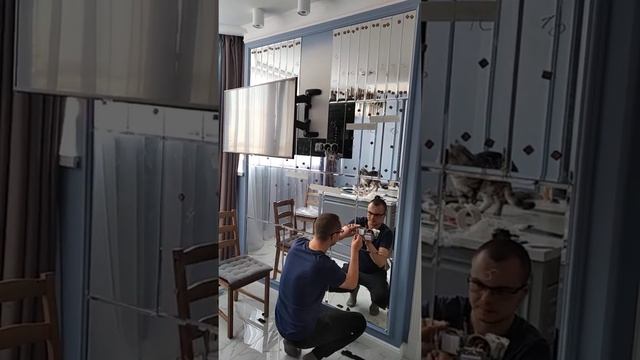 Монтаж зеркального панно из осветленного зеркала. смотреть онлайн