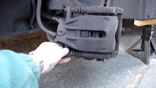 Renault Modus 1.5 dci front brake pad removal смотреть онлайн