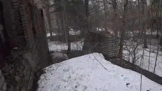 Заброшенный пионерлагерь "Зеленые Горки" / Лестницы на второй этаж Ручной работы !? смотреть онлайн