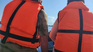 River boats 430 нднд с мотором 9.9(15) 26 км/ч против течения с загрузкой в 400 кг.