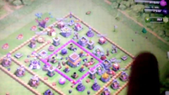 Играем в Clash of Clans непобедимая защита 8 тх смотреть онлайн
