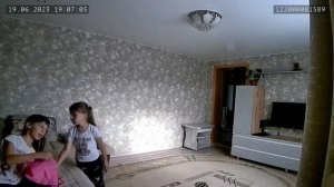 В Больнице/Скрытая Съёмка с Камеры Видеонаблюдения, Чем Дети Занимаются/18.06.23
