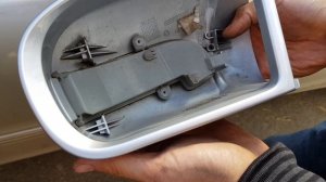 Замена повторителя поворота на зеркале Mercedes C180 W203 C Class