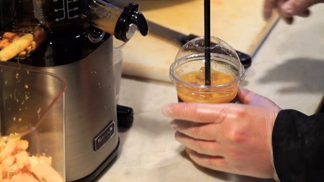 Découvrez l'Extracteur de Jus Kuving's Professionnel CS600 CHEF ! смотреть онлайн