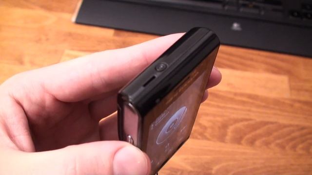 Sony Ericsson U1i Satio mp3 player смотреть онлайн