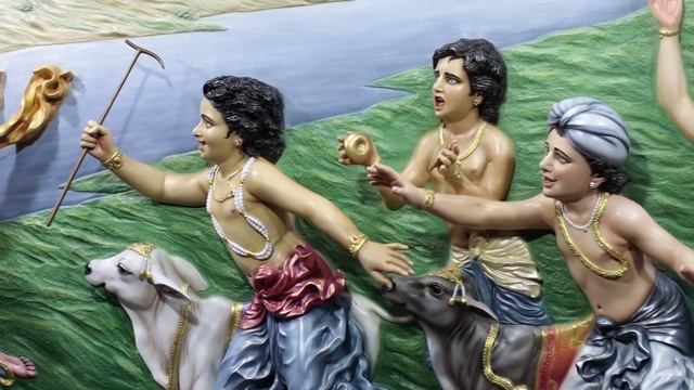 Painting of the first bas-relief panel "Krishna-Balarama"? смотреть онлайн
