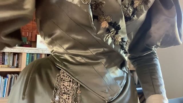 Why Did Victorian Women Change Their Clothing 5 times a Day? | An Explanation смотреть онлайн