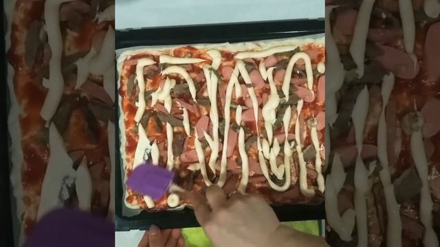 СОЧНУЮ, ВКУСНУЮ ПИЦЦУ ЗА 5 МИНУТ. ВКУС ПОЛУЧИТСЯ ЛУЧШЕ ЧЕМ В ПИЦЦЕРИИ смотреть онлайн