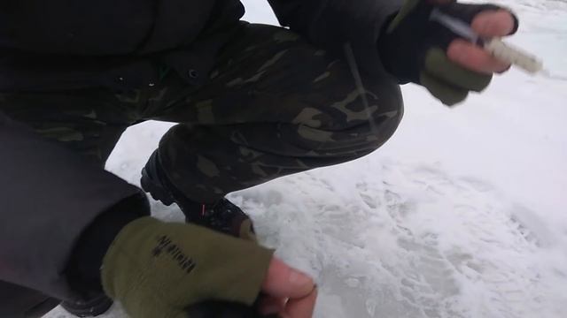 Как ловить плотву на мормышку? Прикормка для ловли плотвы зимой?! смотреть онлайн