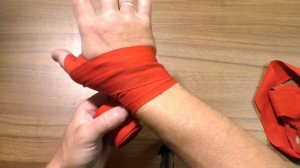Как правильно намотать боксерский бинт на руку
