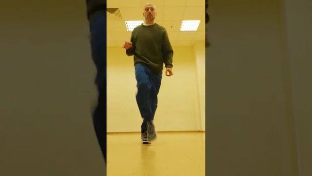 УЧИМСЯ ТАНЦЕВАТЬ ШАФФЛ С НУЛЯ! смотреть онлайн