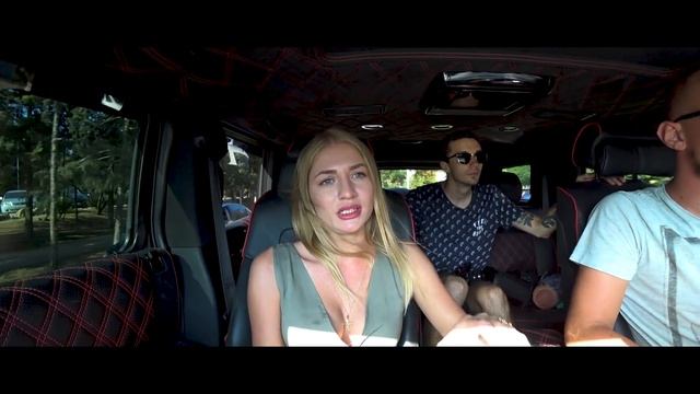 Hummer H2 взгляд со стороны девушки