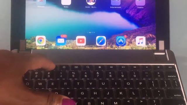 BrydgeAir iPad Keyboard Case Review! 2016 смотреть онлайн