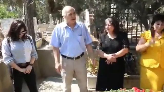 Nəvəm Laləyə. Sözlər: Mirvarid Dilbazi. Səsləndirdi: Güllü Eldar Tomarlı. смотреть онлайн