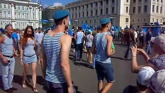 ДЕНЬ ВДВ 2 АВГУСТА 2014 ДВОРЦОВАЯ ПЛОЩАДЬ. смотреть онлайн