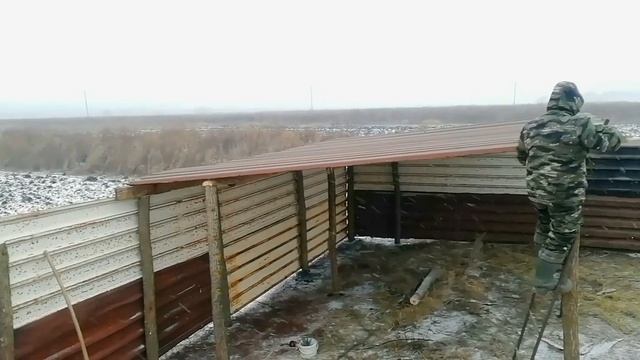 ?СТРОИТЕЛЬСТВО ЗИМНЕГО НАВЕСА,НАД КОРМОВЫМ СТОЛОМ ДЛЯ КОРОВ. смотреть онлайн