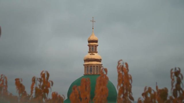Autumn in Kyiv Pechersk Lavra | Helios 44-2 lens test смотреть онлайн