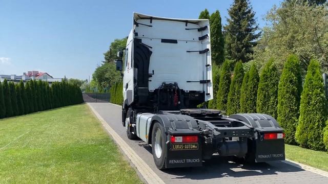 RENAULT t520 2019 смотреть онлайн