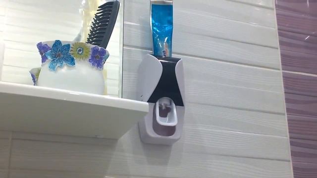 Дозатор зубной пасты с держателем для щёток смотреть онлайн