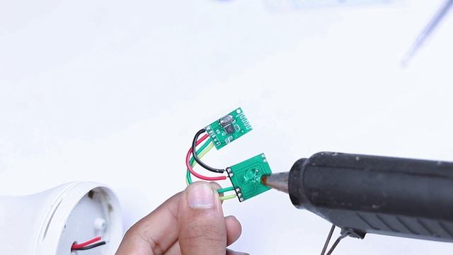 DIY Bulb Speaker | How to Make Bluetooth Bulb Speaker смотреть онлайн