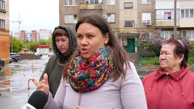 В Орске в одном из дворов незаконно появилась парковка 1 смотреть онлайн