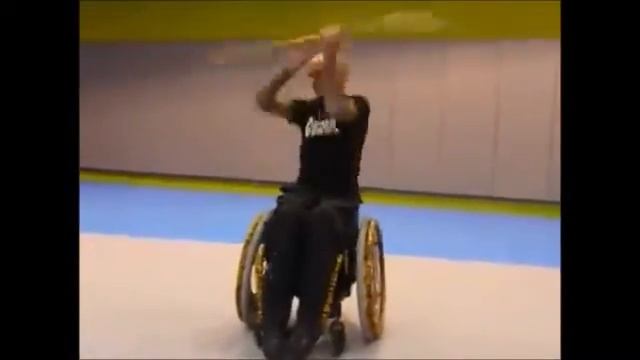 Удивительные моменты на инвалидной коляске смотреть онлайн