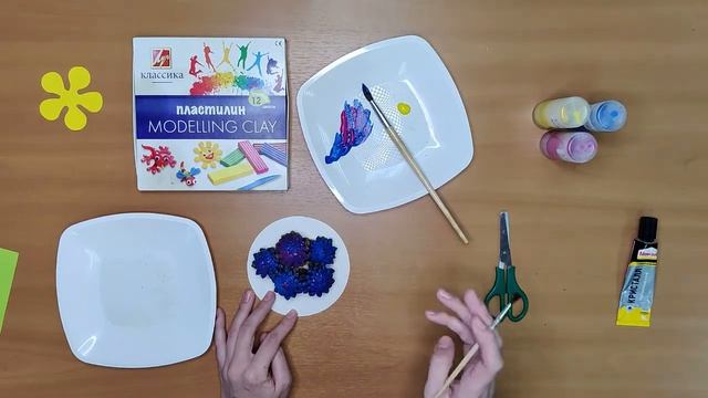 Творческая работа. Цветы из шишек. Творческий мастер-класс для детей и родителей. смотреть онлайн