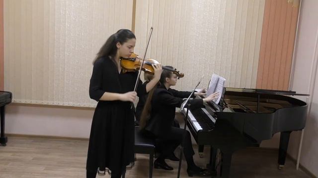 Асриева Анна (скрипка), Пылаева Надежда (фортепиано) г. Саратов смотреть онлайн