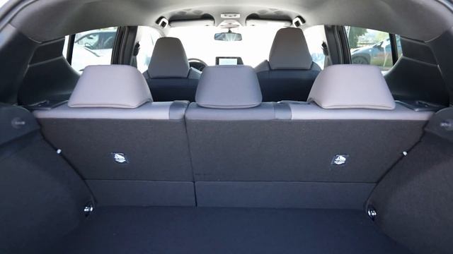 New Toyota C-HR Hybrid 2022 Review | 4K