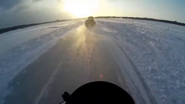 На мотоцикле suzuki gsxr 600 k4 зимой по озеру. смотреть онлайн
