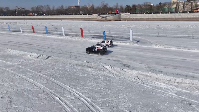 Самый зрелищный финиш международных игр на Амуре. TOYOTA FJ CRUISER VS MITSUBISHI PADJERO EVO смотреть онлайн