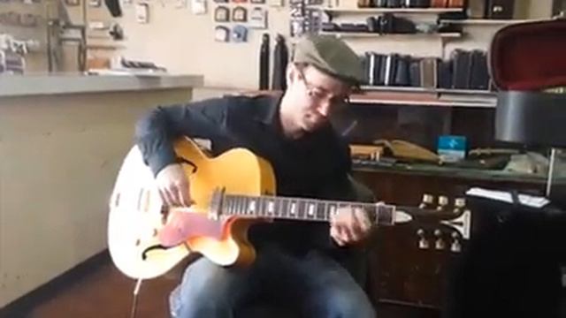 Dan Costello -- Feels So Good -- 1954 Epiphone Zephyr Regent смотреть онлайн