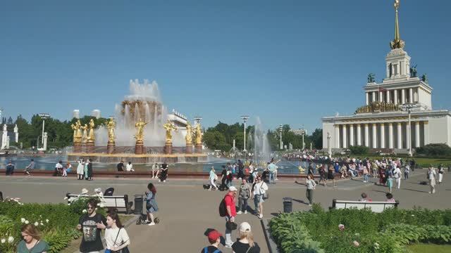 ДОСТОПРИМЕЧАТЕЛЬНОСТИ МОСКВЫ ВДНХ ВЫСТАВКА ДОСТИЖЕНИЙ НАРОДНОГО ХОЗЯЙСТВА РОССИЯ Выставки Москвы смотреть онлайн