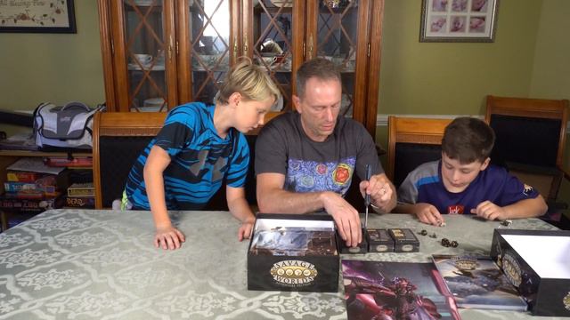 Savage Worlds Adventure Edition Essentials Box Unboxing смотреть онлайн
