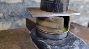 Toyota RAV 4 замена задних сайлентблоков передних нижних рычагов.