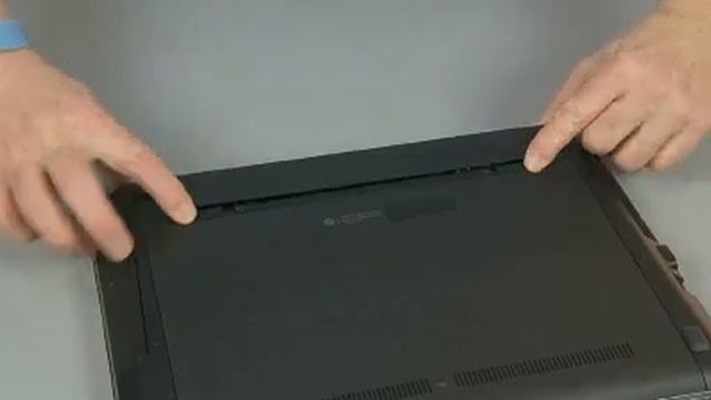 Replace the service door | HP ProBook 4540s Notebook | HP Support смотреть онлайн