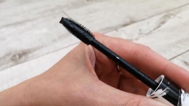 Кисточка туши меняет свою густоту! ARTISTRY STUDIO™ NYC Тушь 3 в 1 смотреть онлайн