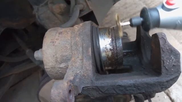 Ремонт суппорта своими руками (бьет руль, греется колесо, и т.д.).