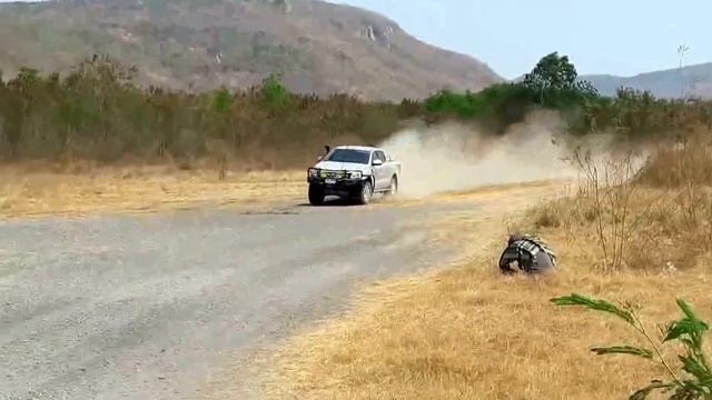 เทสช่วงล่าง Old Man Emu BY Ford ranger смотреть онлайн